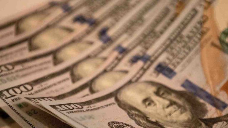 When can northern Michigan drivers expect a $400 auto insurance refund?